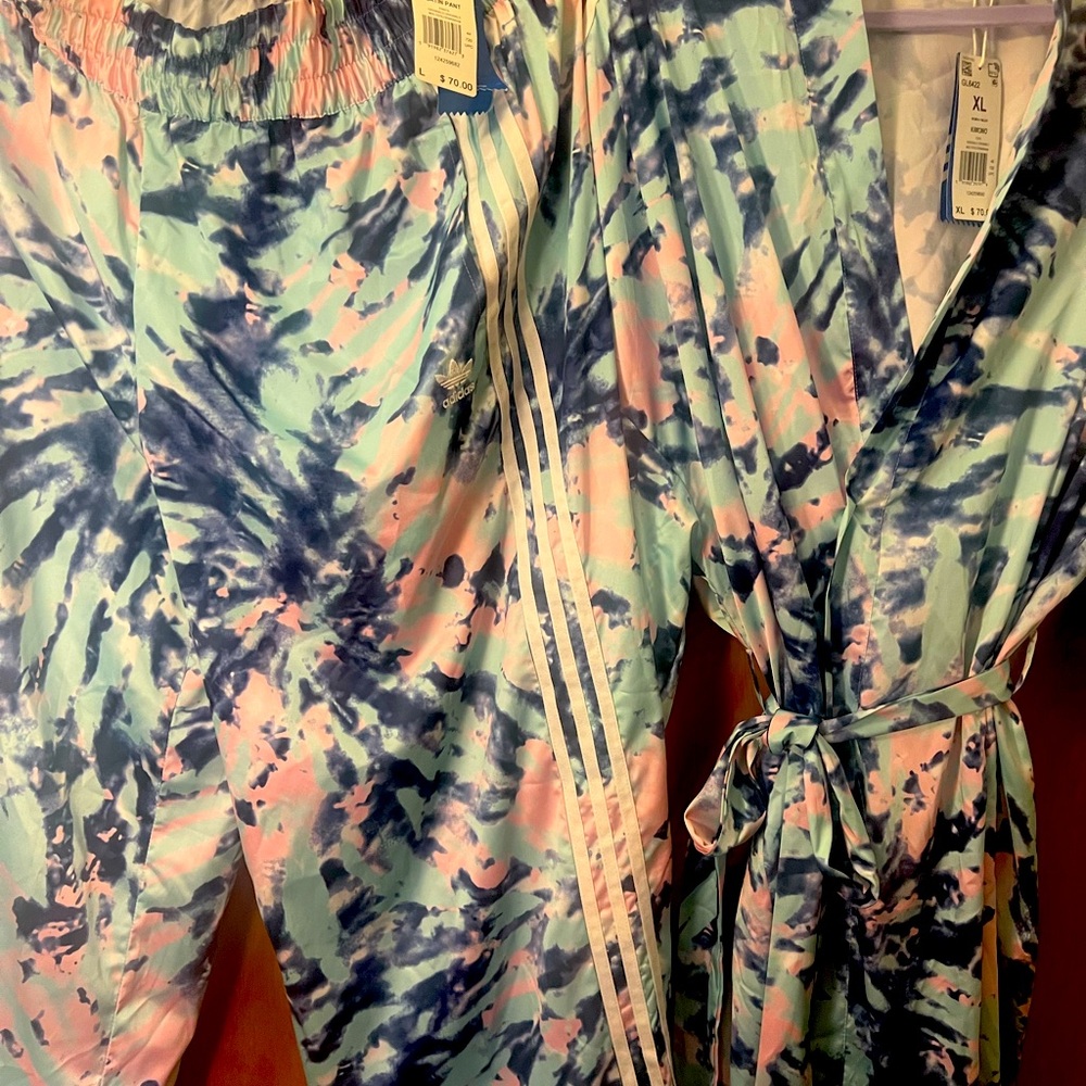 🥰 *** VERY RARE *** Adidas Satin Kimono Pants Set !!!!! NWT !!! Never worn.